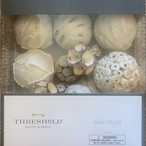 2 Threshold Vase Filler